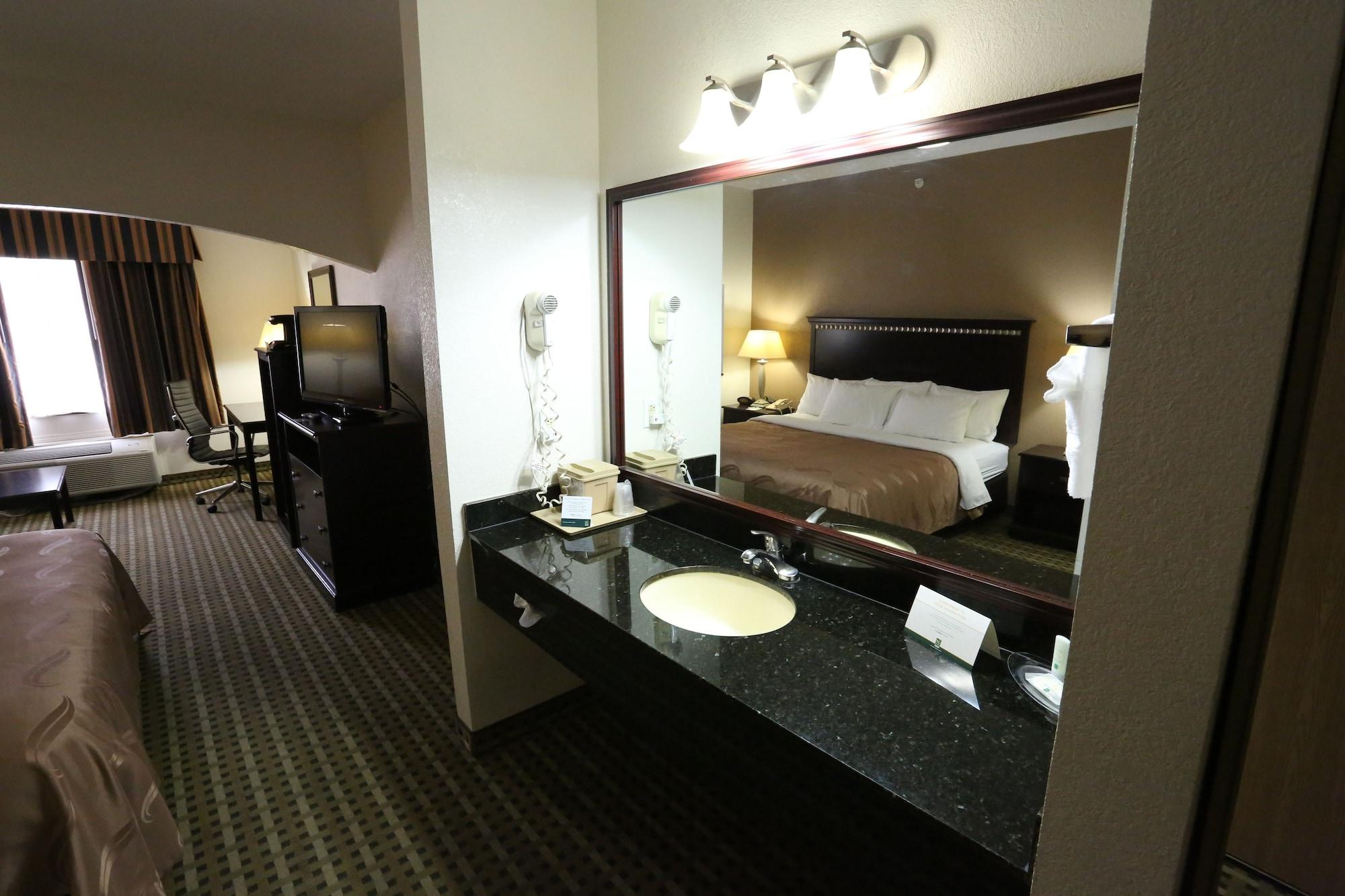 Quality Suites Burleson - Ft Worth מראה חיצוני תמונה