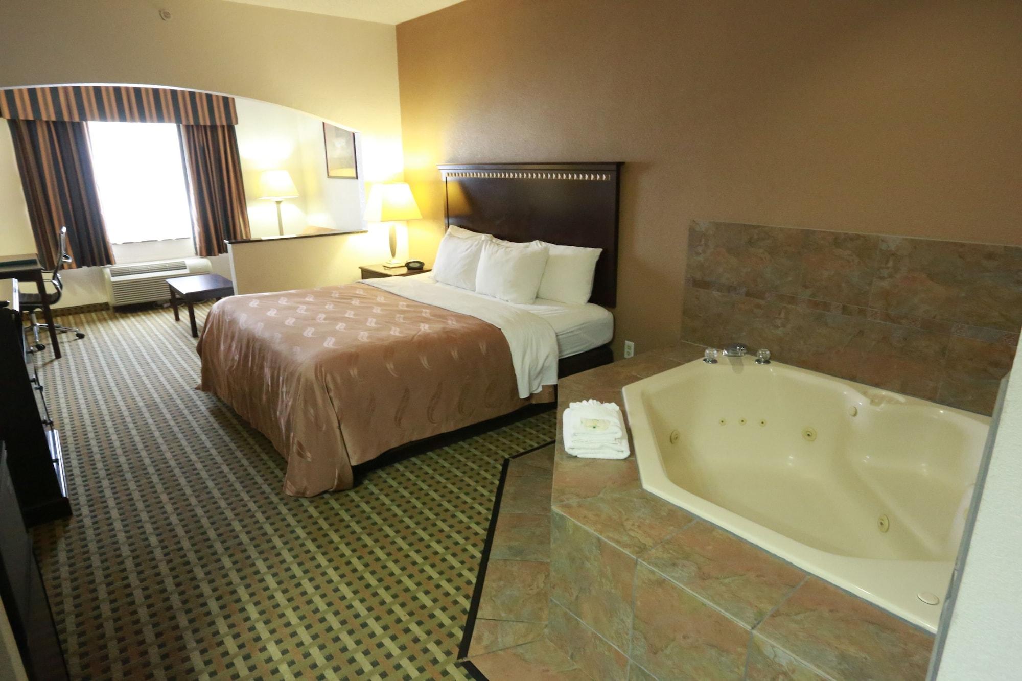 Quality Suites Burleson - Ft Worth מראה חיצוני תמונה