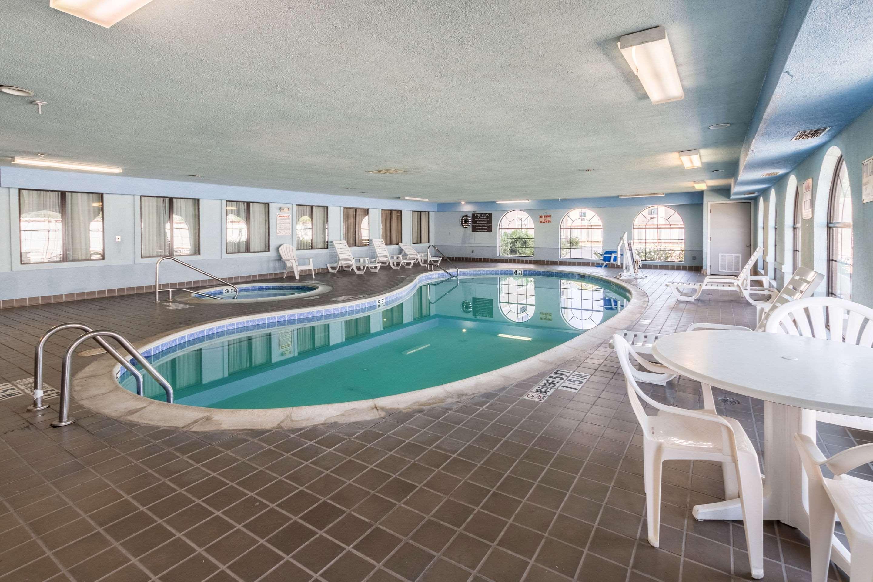 Quality Suites Burleson - Ft Worth מראה חיצוני תמונה