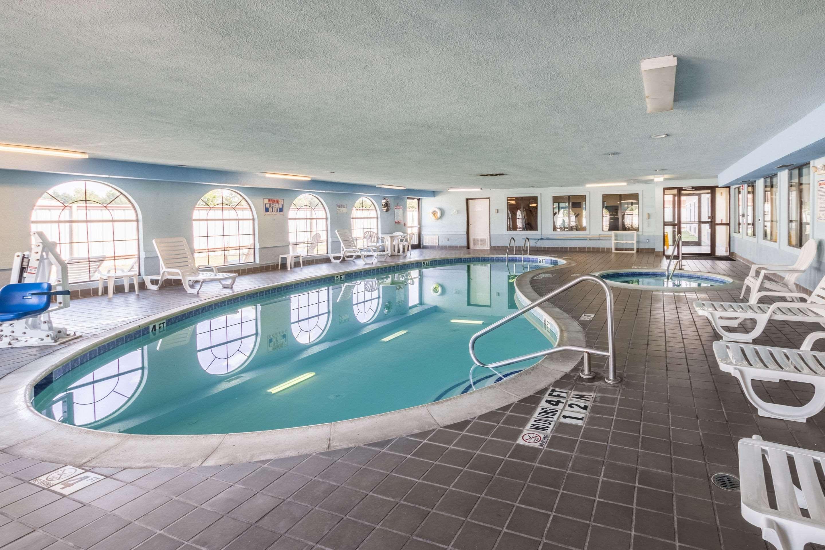 Quality Suites Burleson - Ft Worth מראה חיצוני תמונה