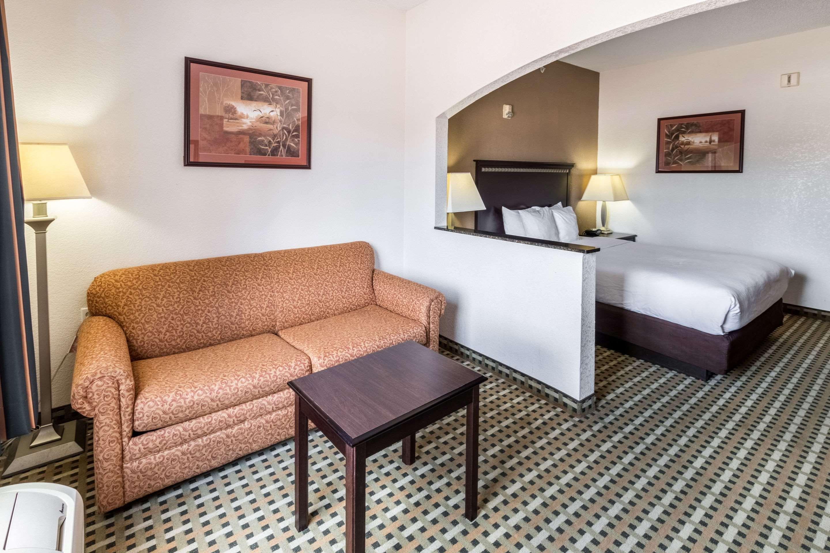 Quality Suites Burleson - Ft Worth מראה חיצוני תמונה