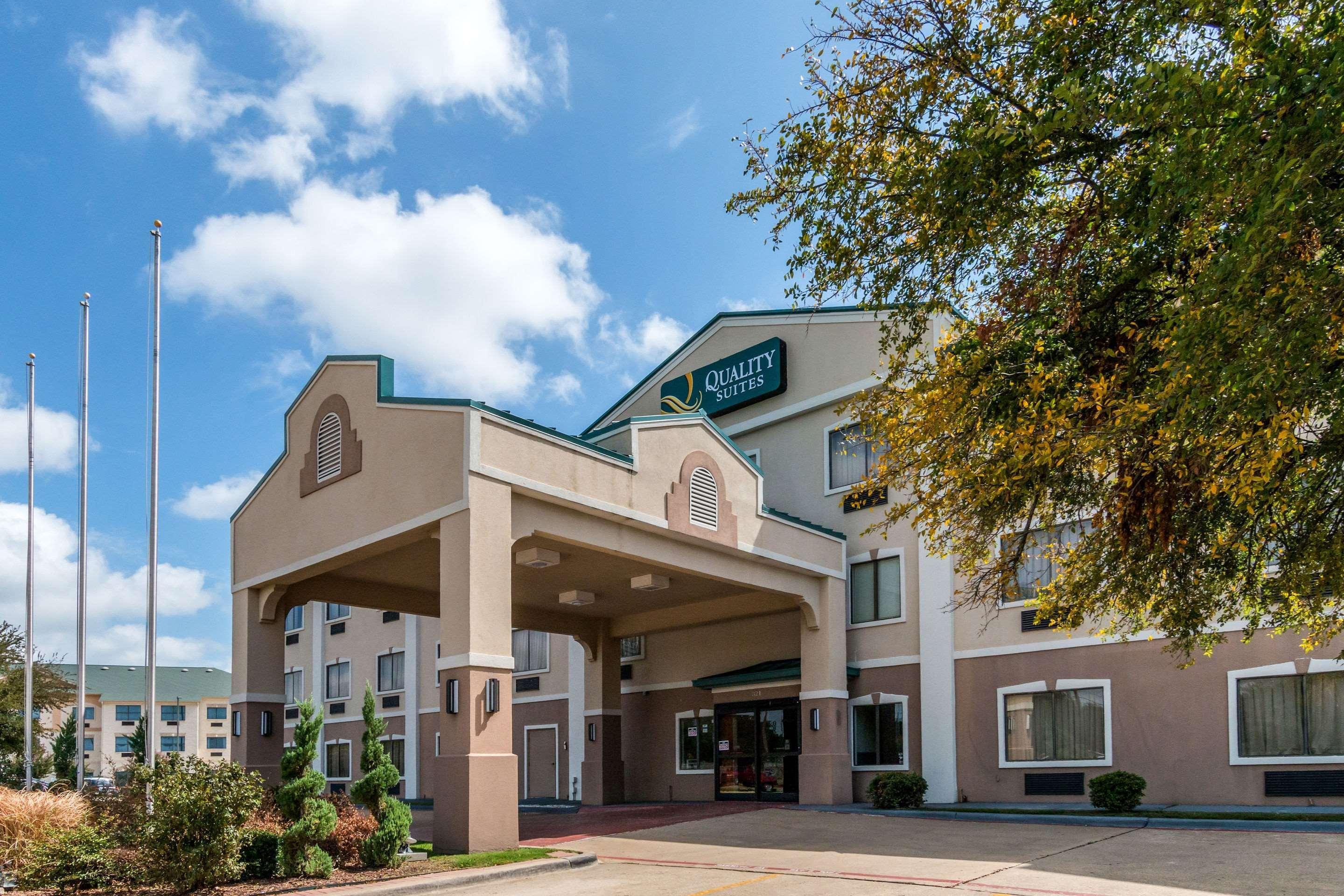 Quality Suites Burleson - Ft Worth מראה חיצוני תמונה