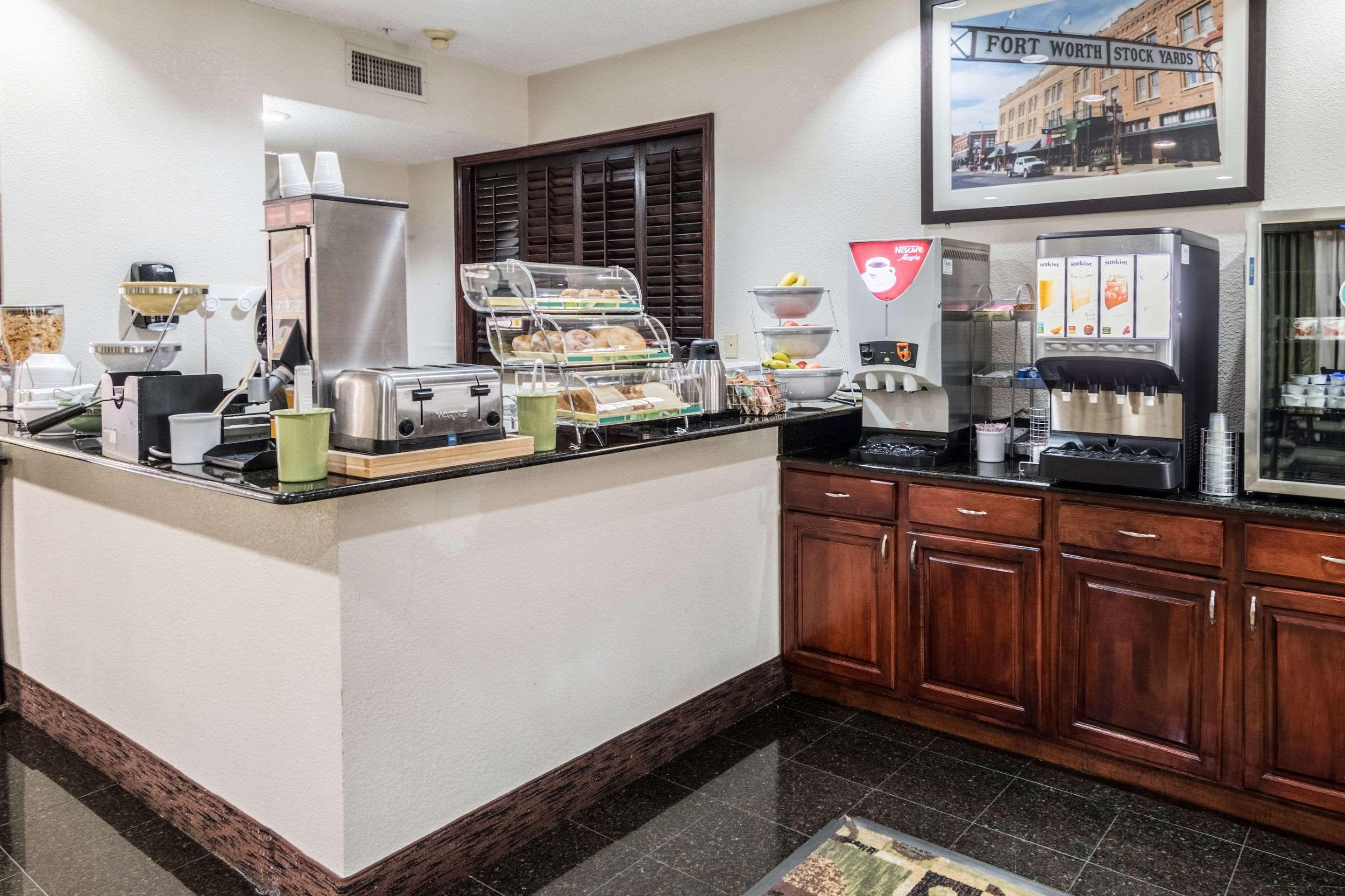Quality Suites Burleson - Ft Worth מראה חיצוני תמונה