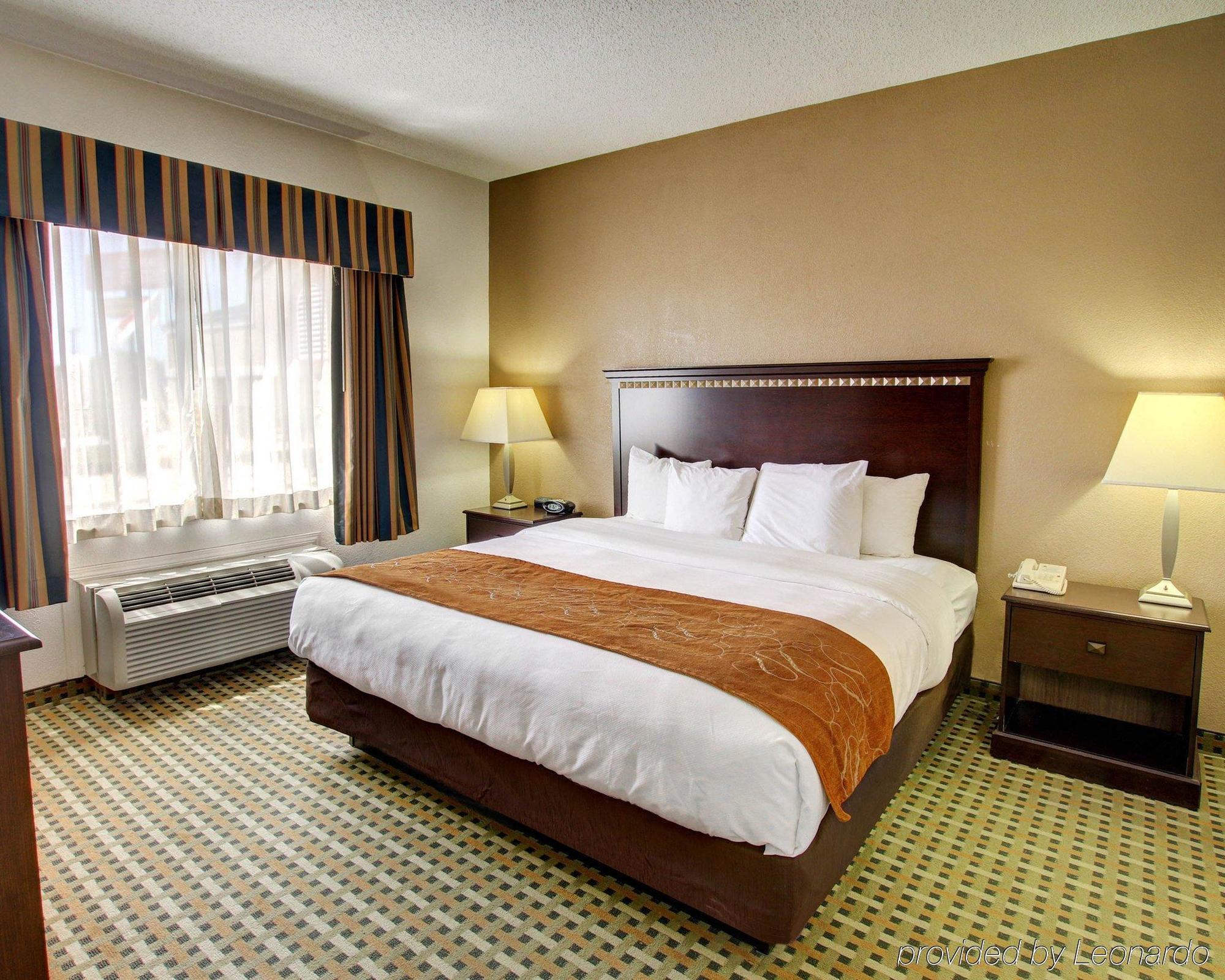Quality Suites Burleson - Ft Worth מראה חיצוני תמונה