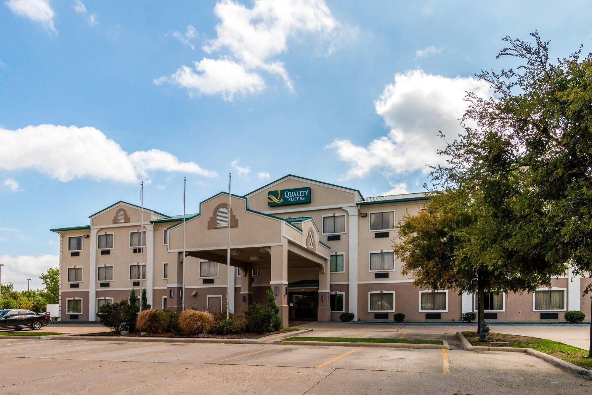 Quality Suites Burleson - Ft Worth מראה חיצוני תמונה